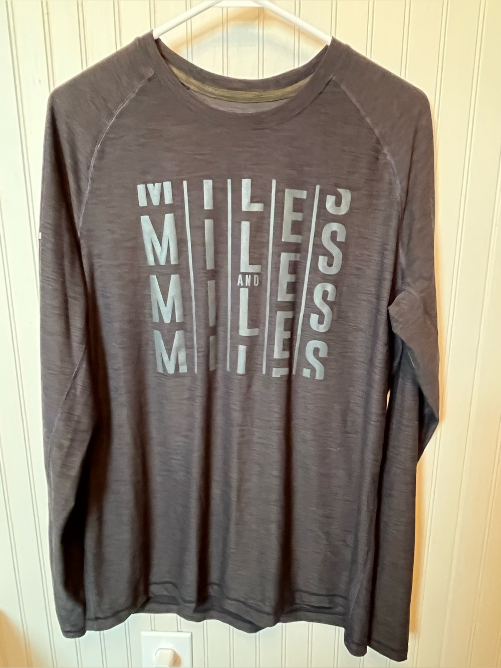 Old Navy Men's Long Sleeve Graphic Shirt - Gray